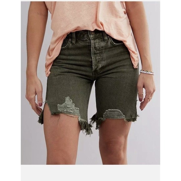 We the Free Sequoia Shorts Green Size 25 100% Cotton Distressed Boho Gru… - Picture 1 of 9